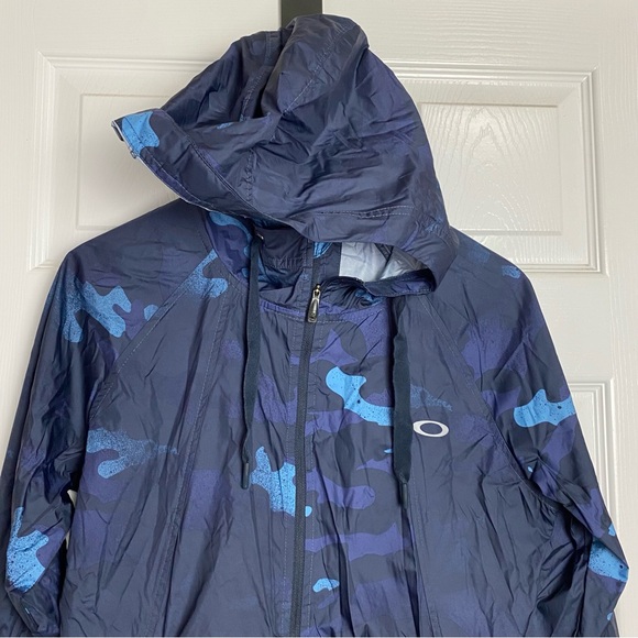 Oakley Lightweight Hydro Tech  Wind Rain Hooded Jacket Blue Camo - Picture 2 of 7